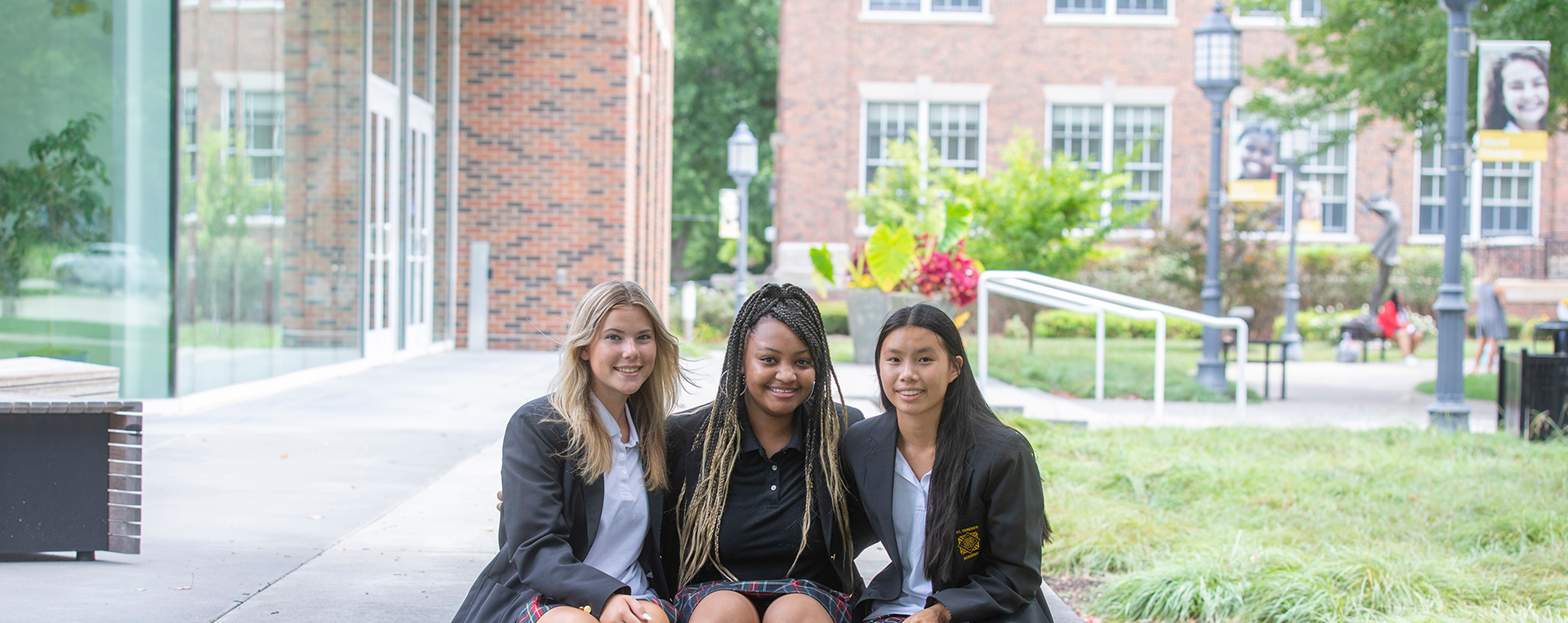 STA students in the Quad